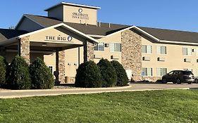Okoboji Inn & Suites
